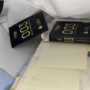 Bao cao su nhiều gel Platium - Hộp 10 chiếc